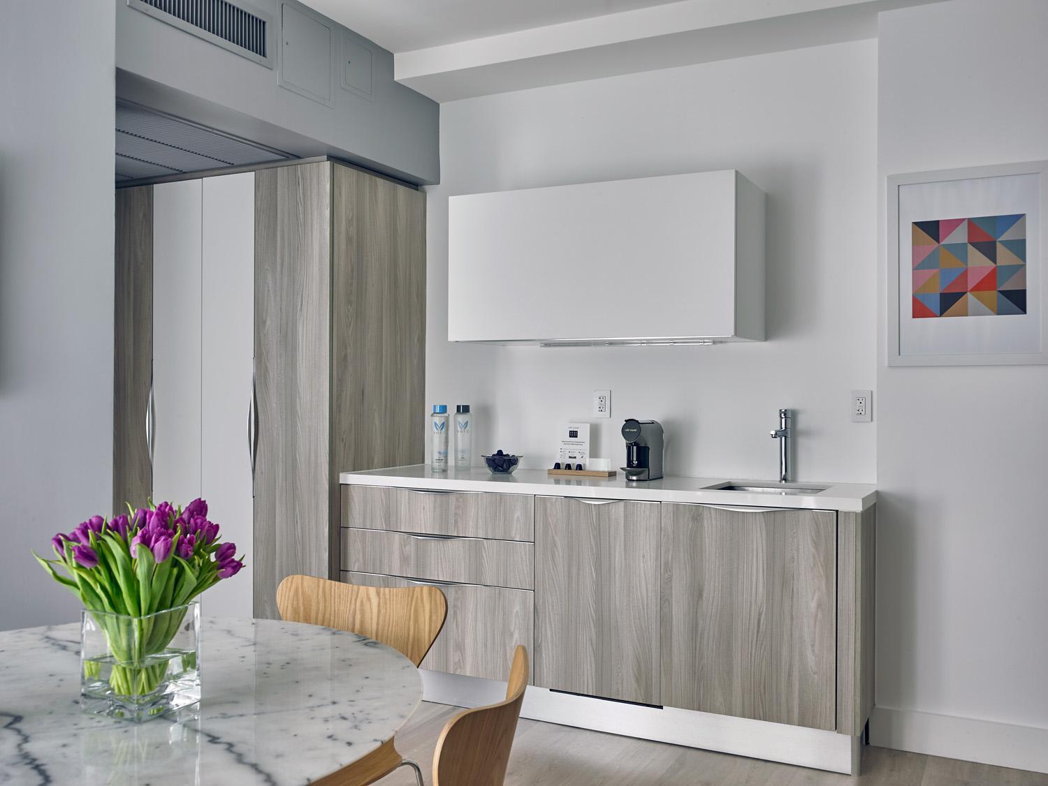 Courtyard 1 Bedroom Suite - with Kitchenette and Standing Balcony,644788176:JPEG