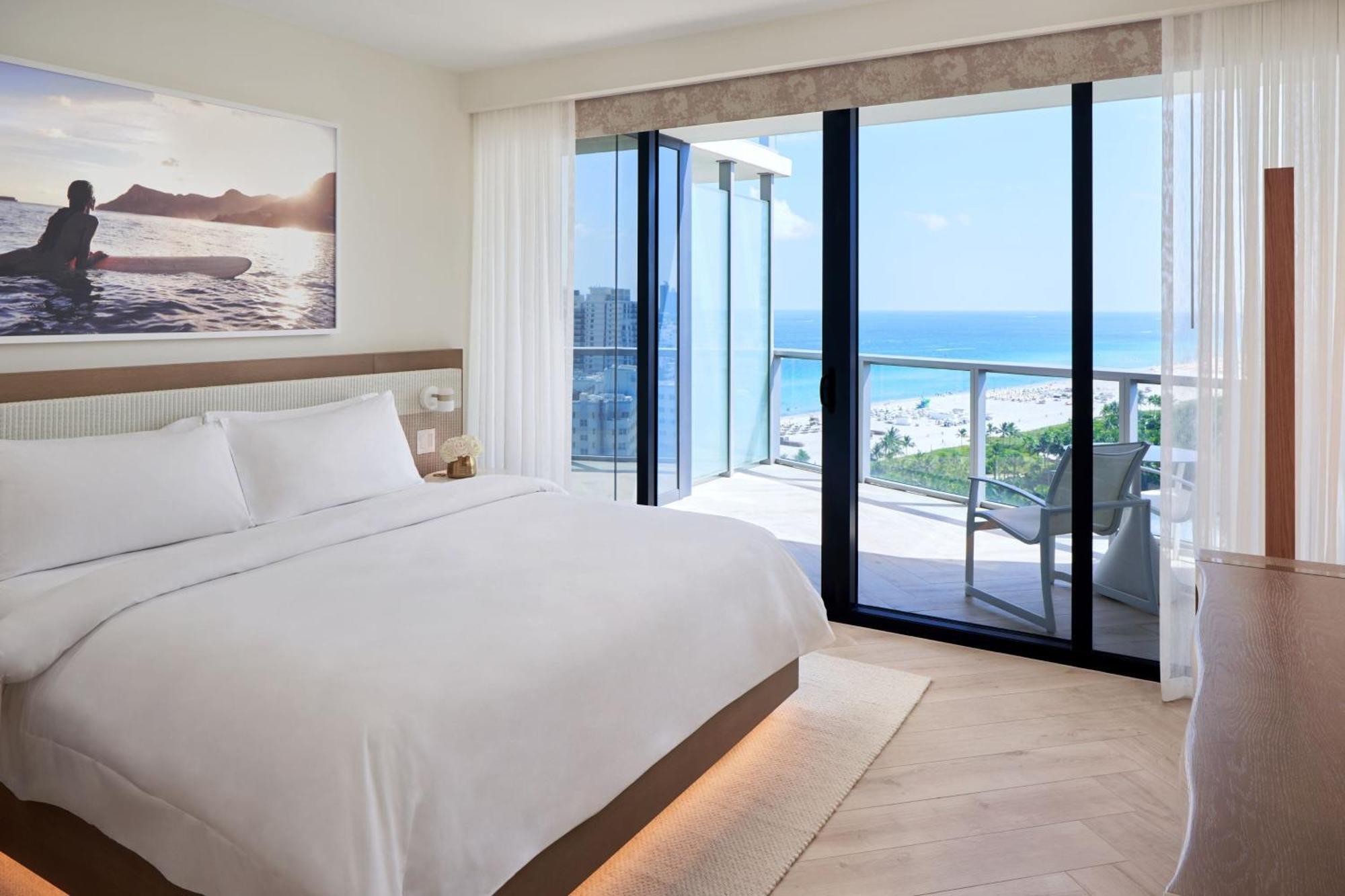 Suite de 2,5 dormitorios con vistas al mar, dormitorio 1: 1 cama extragrande; dormitorio 2: 1 cama extragrande, sofá cama, balcón