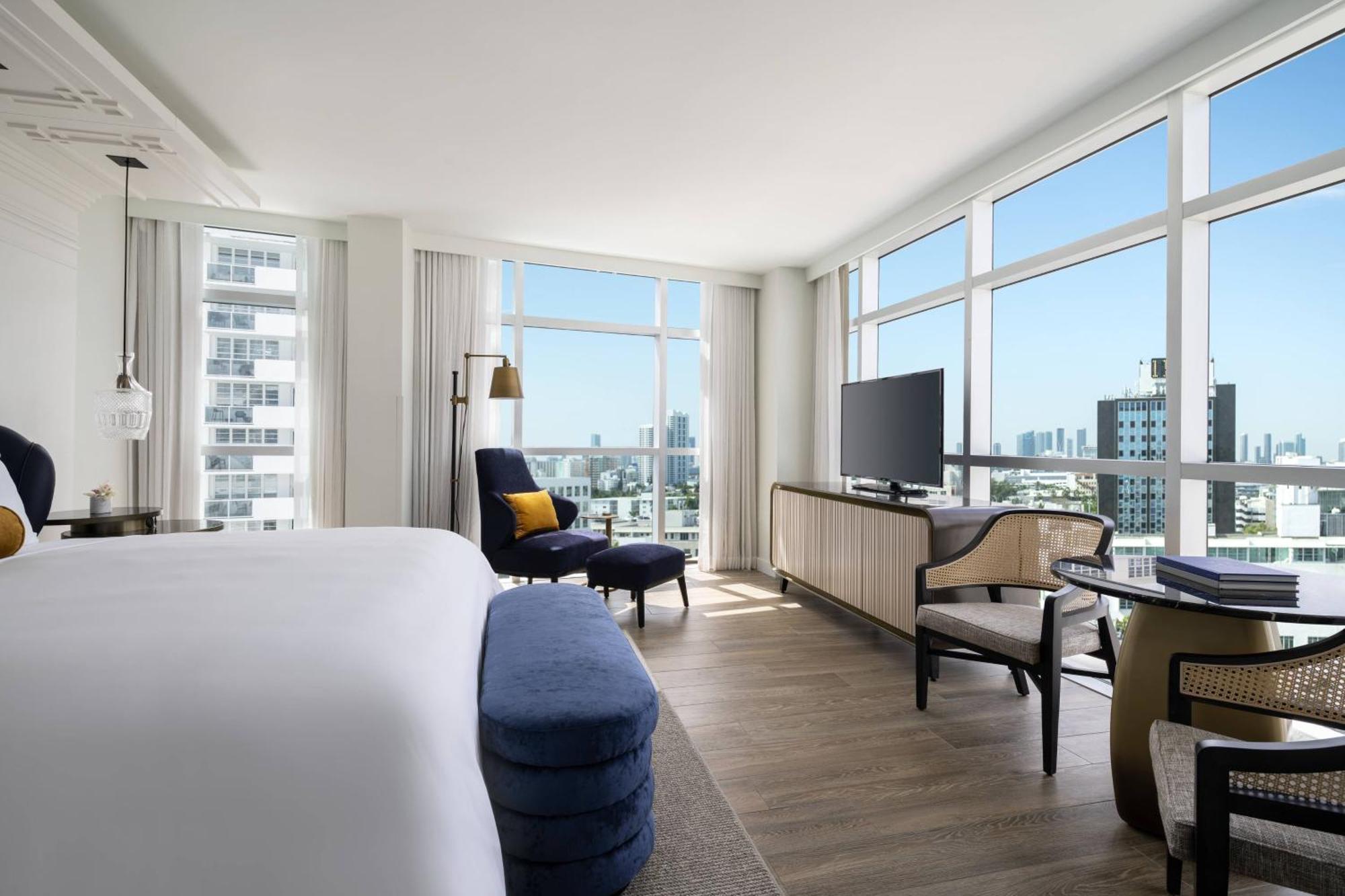 Club City View Room 1 King Bed,1633677849:JPEG