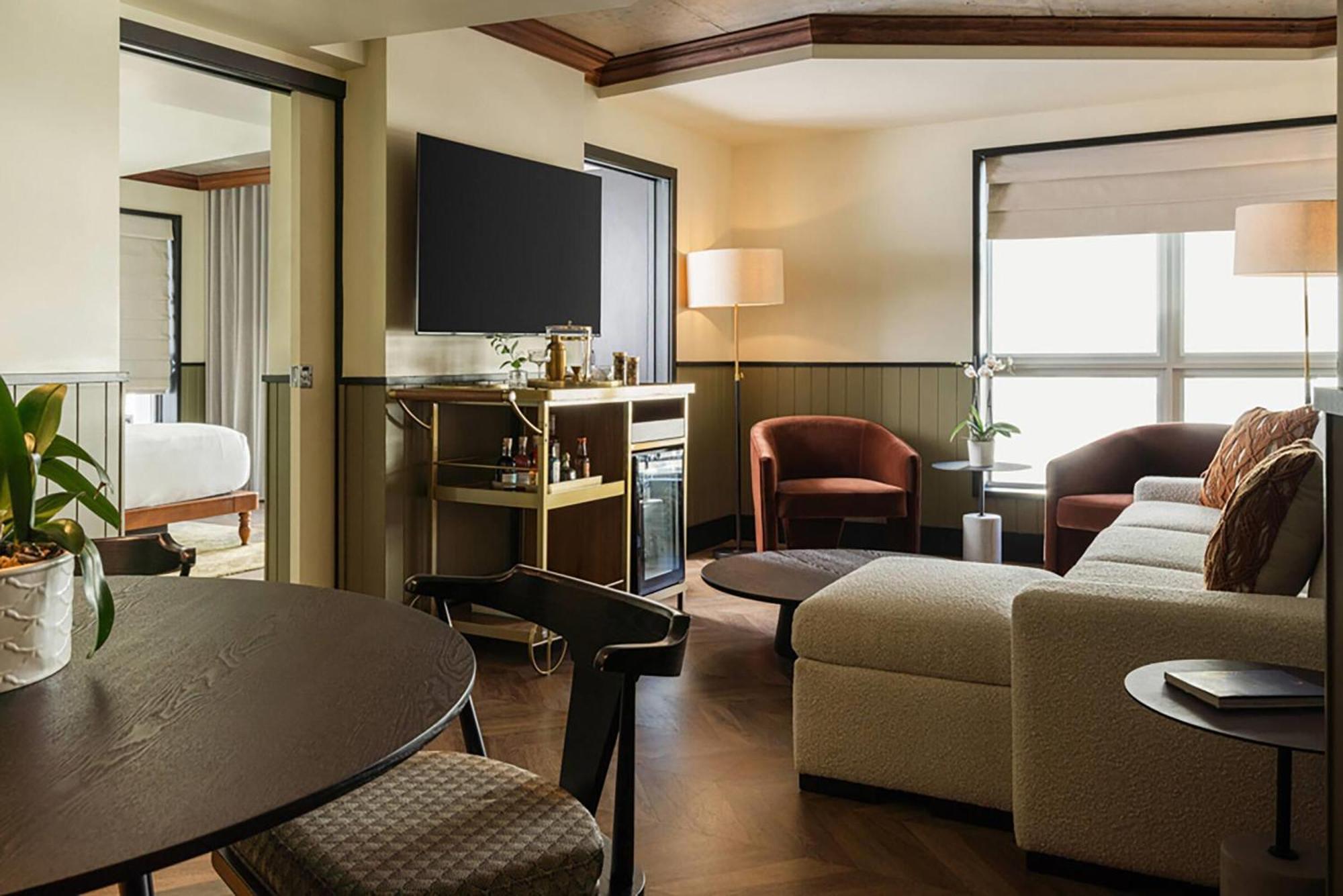 One-Bedroom King Suite Non-Smoking,1729995115:JPEG